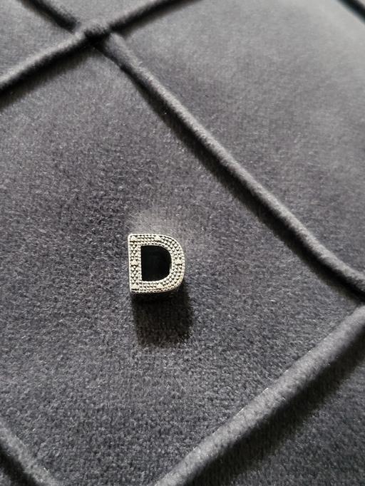  — Pandora D charm