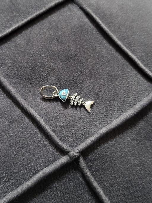  — Pandora. Turquoise-coloured Fishbone Dangle C