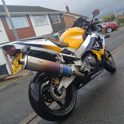  — 2001 Honda CBR 929rr Fireblade. £2375...