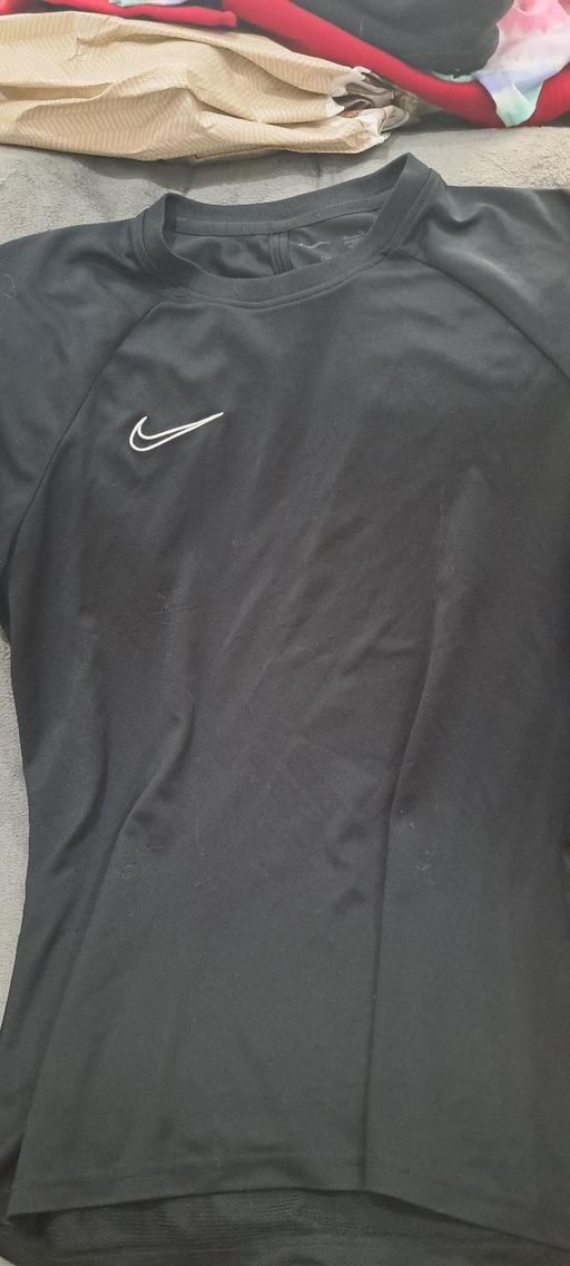  — Nike Dri-Fit Top Adult XL