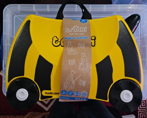  — Trunki case brand new
