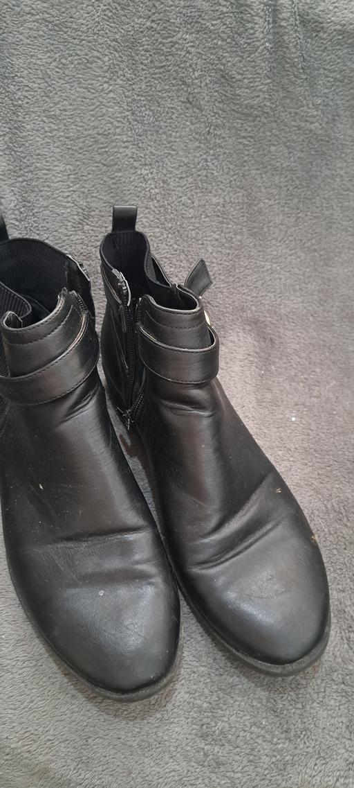  — New Look Boots Size 6