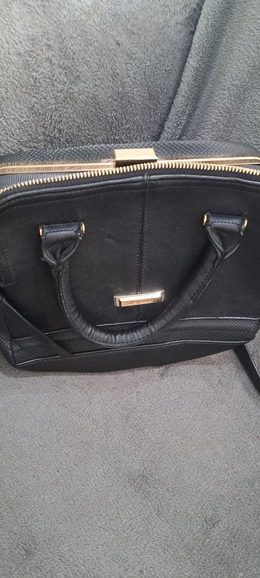  — River Island Handbag