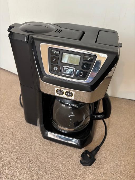  — Coffee maker with grinder