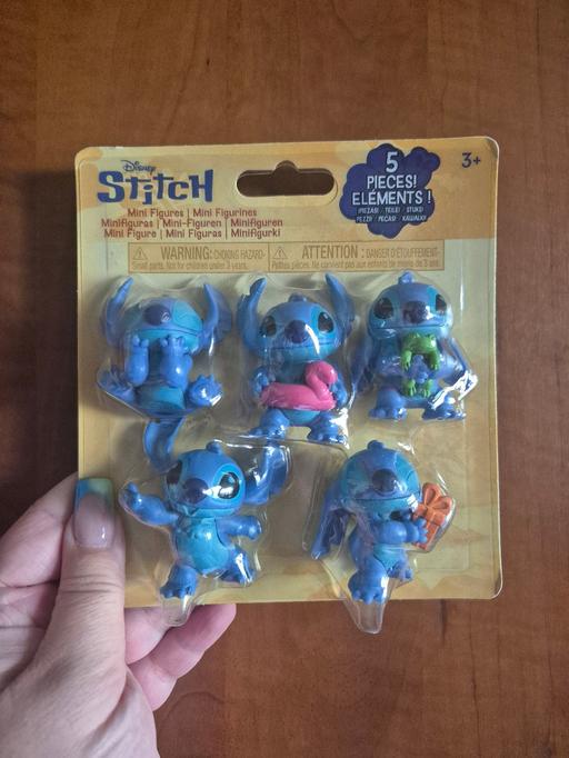  — new Disney Stitch 5pk Figures