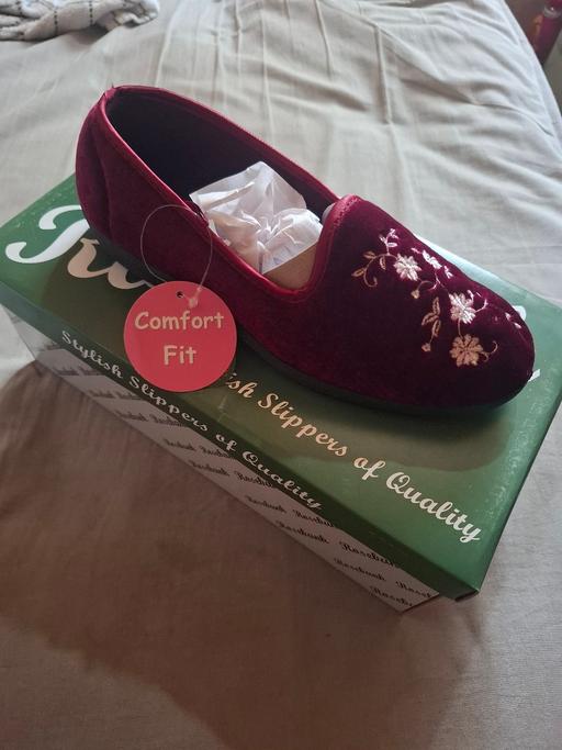  — SLIPPERS