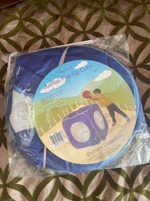  — Pop up storage toys/laundry etc