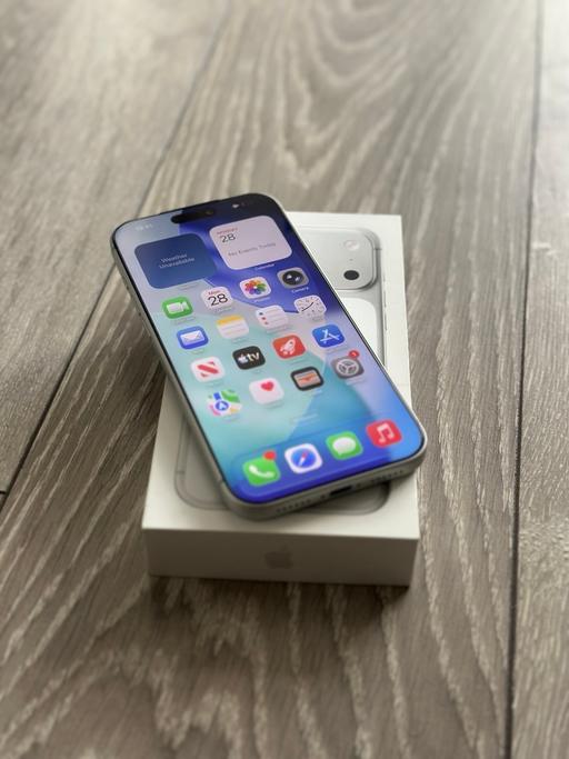  — Apple iPhone 17 pro max 256gb unlocked