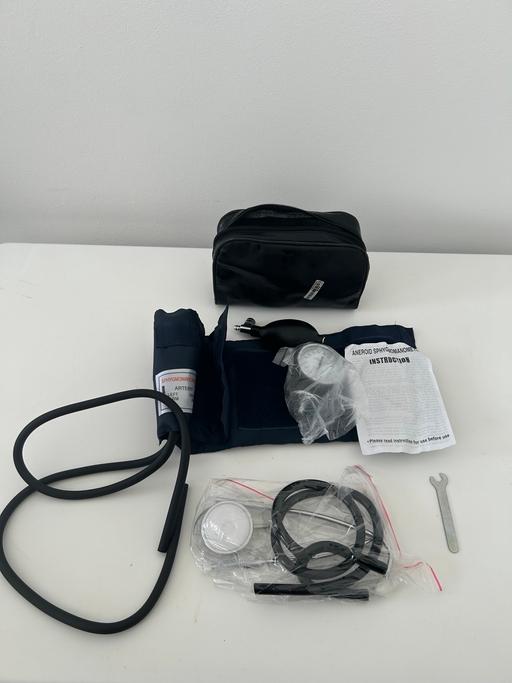  — Aneroid Sphygmomanometer Stethescope BP