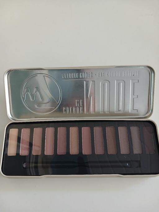  — NEW eyeshadow palette