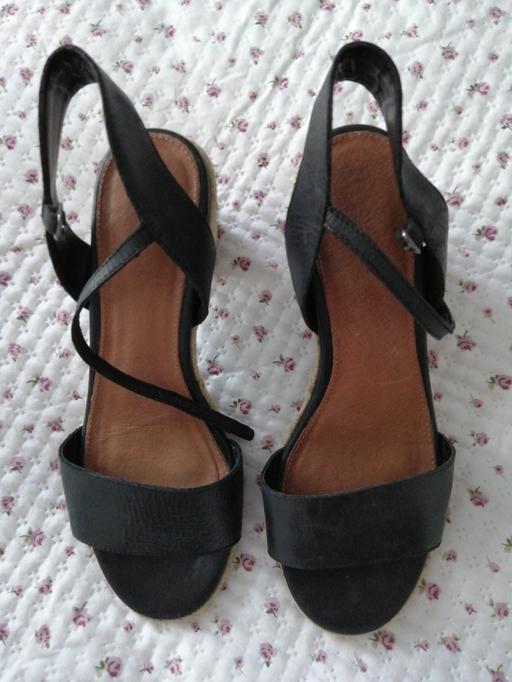  — ladies size *6*