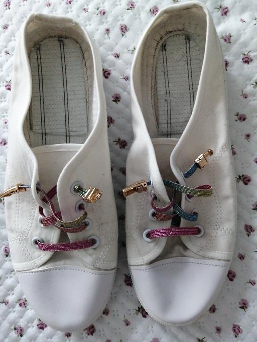  — ladies size *5*