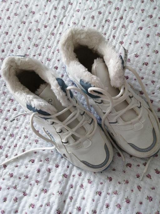  — Trainer's size *10*