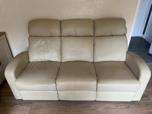  — Cream/ivory recliner 3 seater sofa and 2 chai