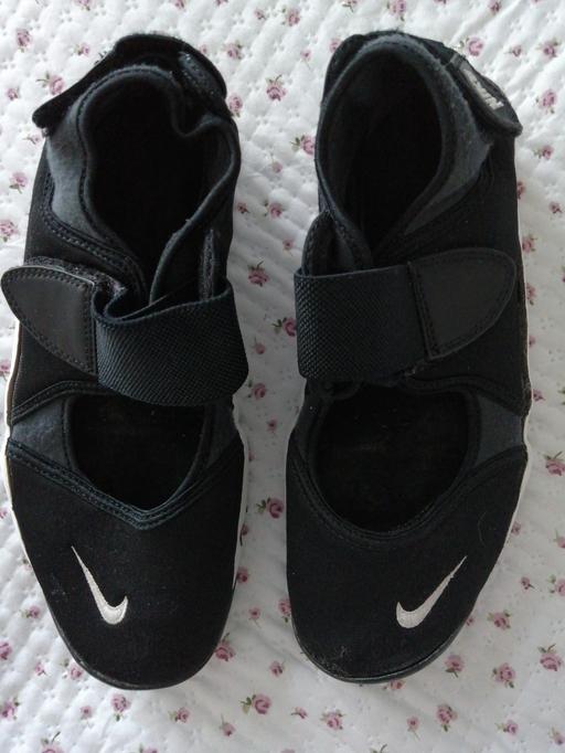  — ladies size *5 & hlf*