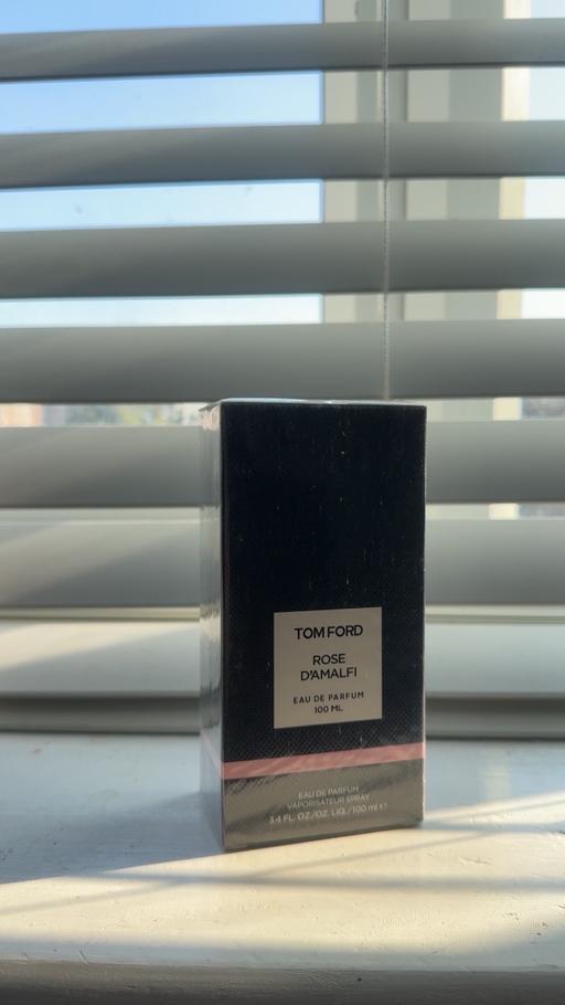  — Woman’s Tom ford perfume