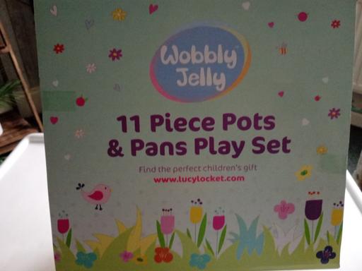  — brand new kids pots & pans play set