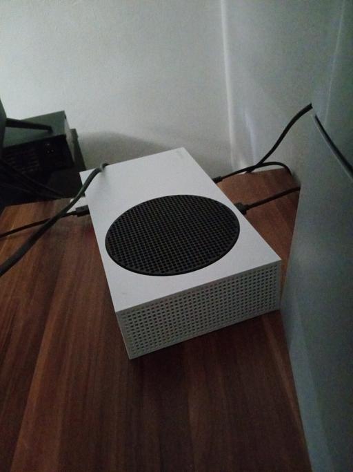  — Used, Good condition Xbox Series S