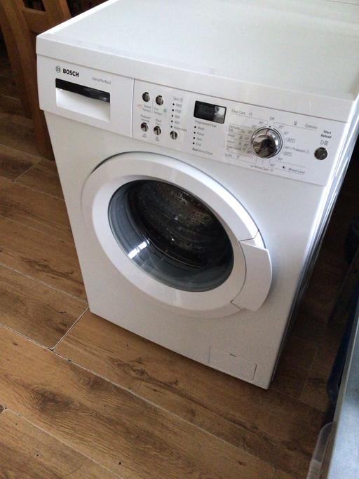  — BOSCH 8KG W/MACHINE 1400SPIN EX/COND