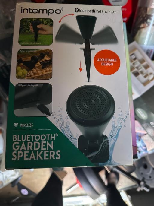  — Set of 2 Bluetooth wireless garden speakers