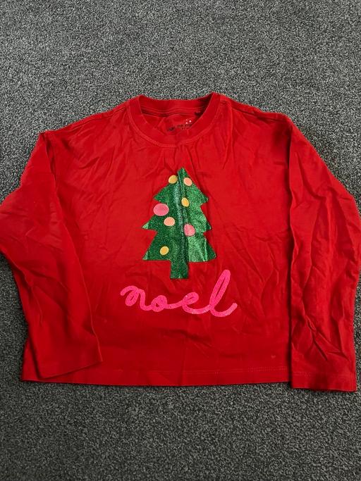  — Lots of girls clothes for sale follow me