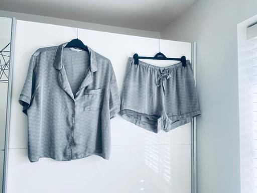  — (18) PJS