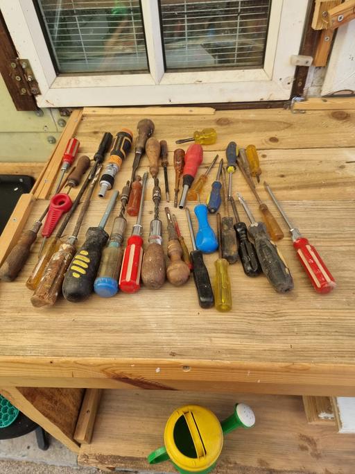  — Screw Drivers & Spanners