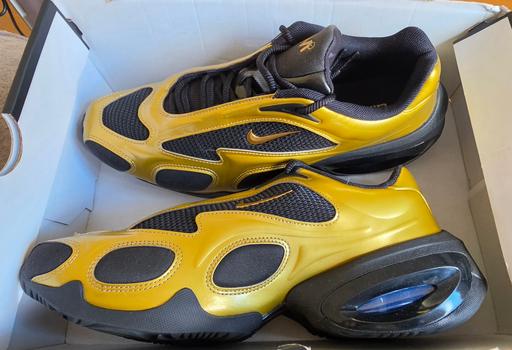  — Nike air max Muse size 8 new in half box