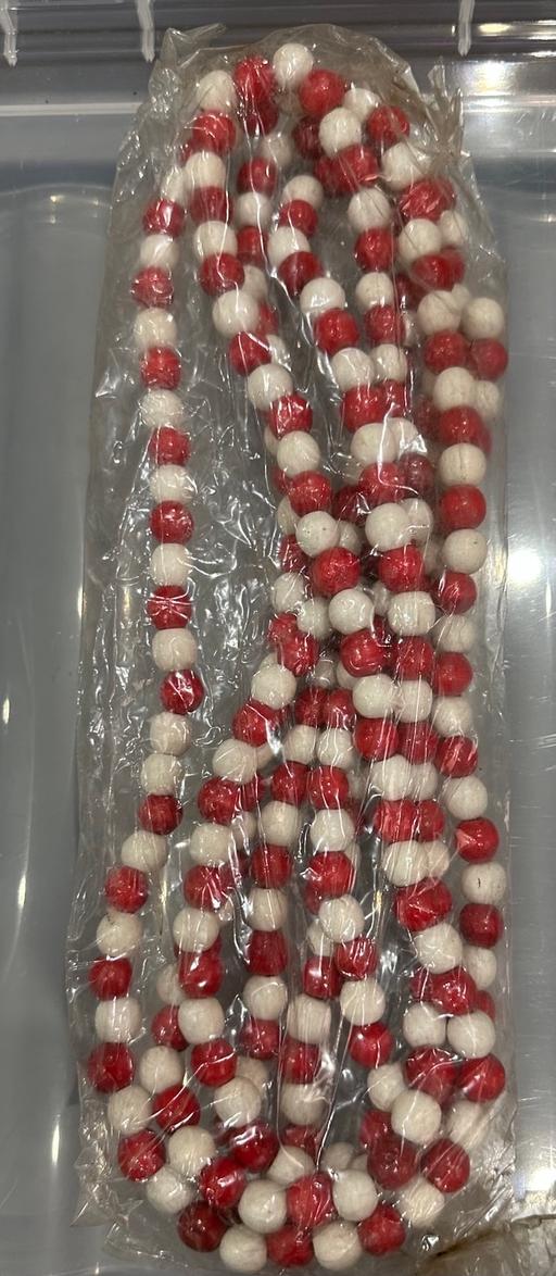  — Pack of crafting beads