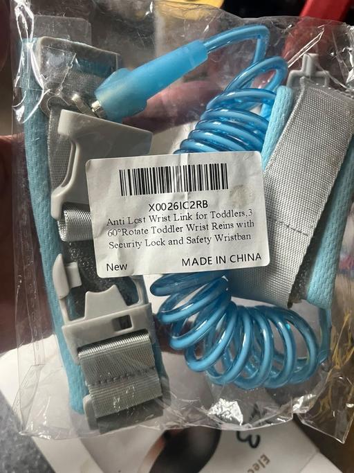  — Toddler safety wrist straps
