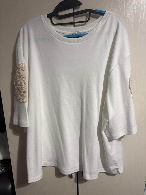  — Ladies top