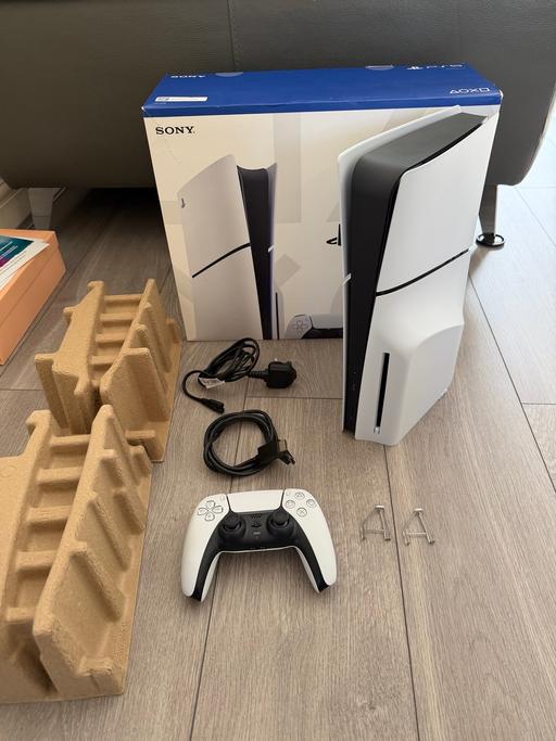  — PS5 SLIM 1TB DISC EDITION LIKE NEW