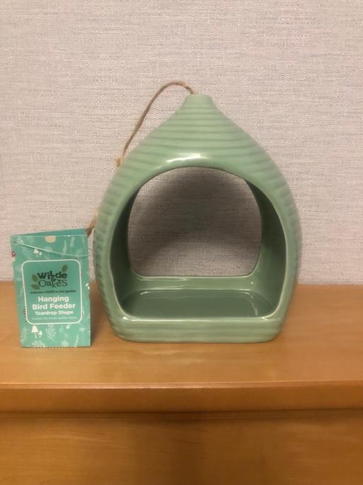  — Bird feeder
