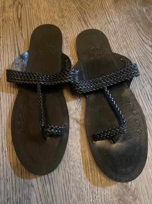 — Black Leather Chappal