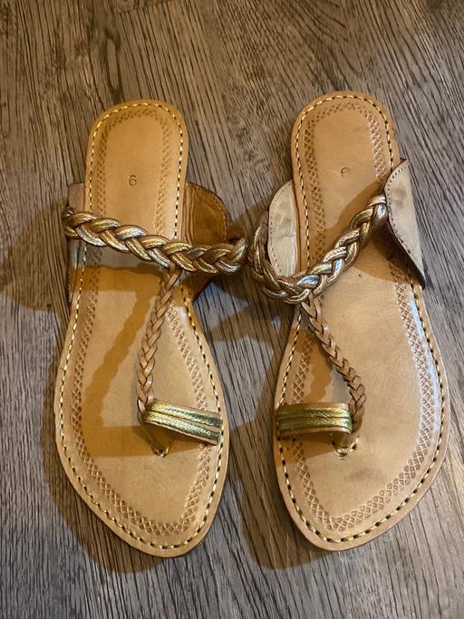  — Twisted  Sandal