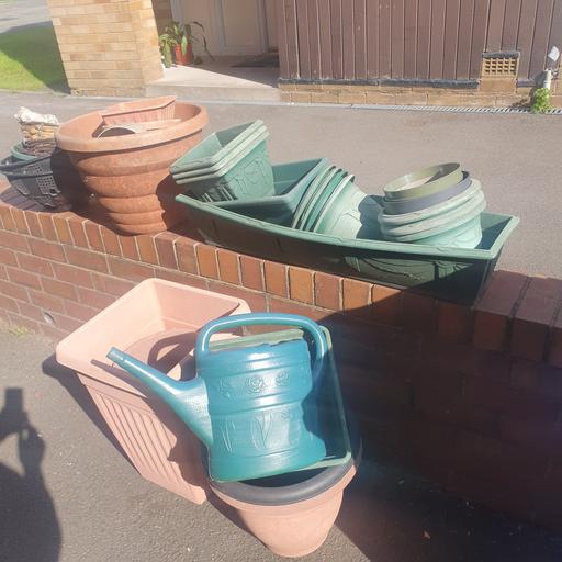  — Joblot Of Different Size Pots, Planters, etc