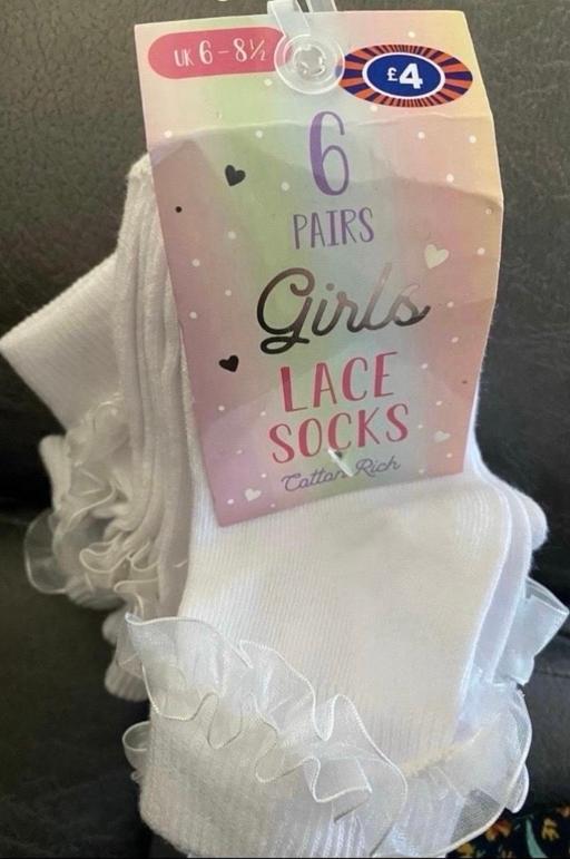  — Girls lace socks size 6-8.5