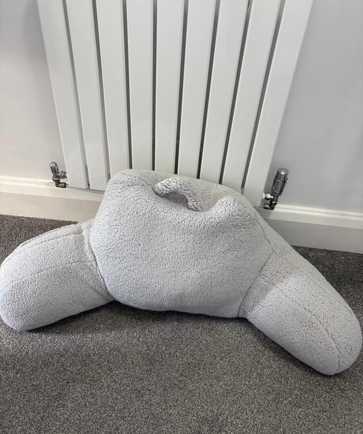  — Pillow