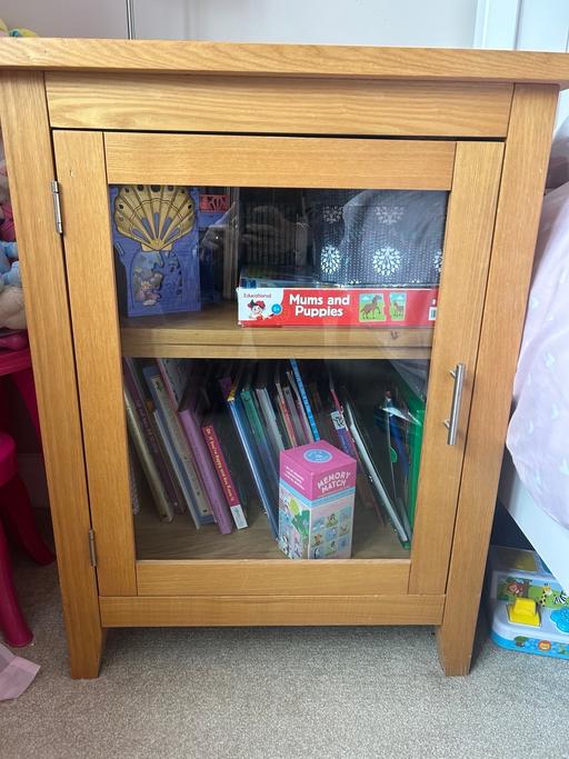  — Solid oak cabinet excellent condition