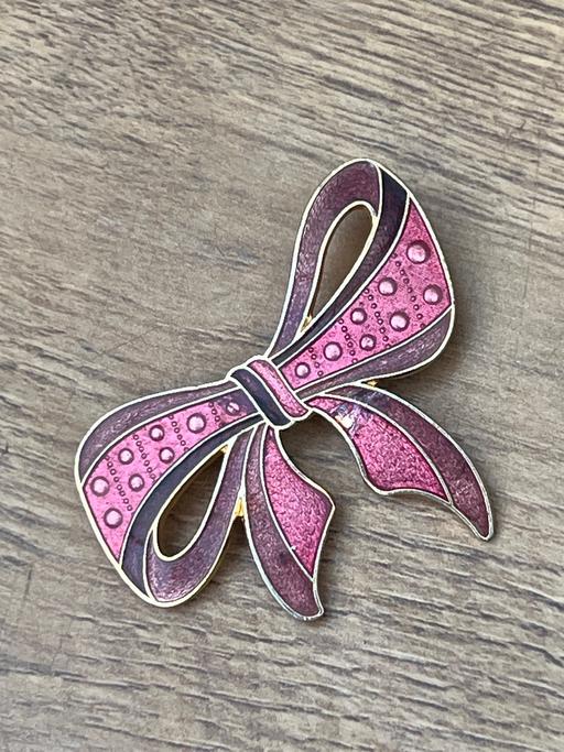  — Vintage cloisonné brooch