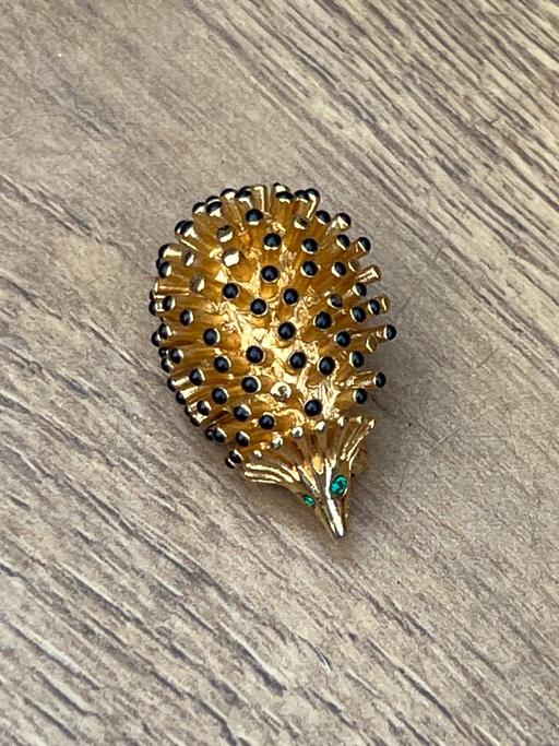  — Vintage hedgehog brooch