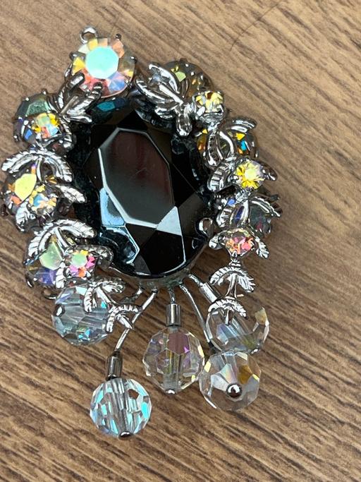  — Vintage brooch