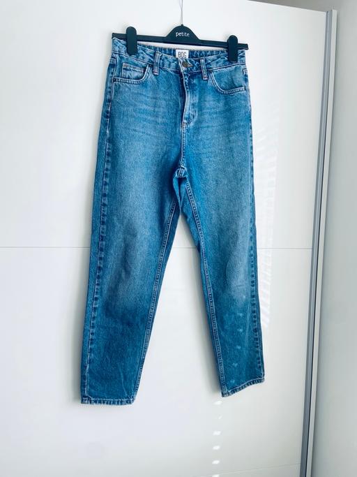  — (12/14) MOM JEANS