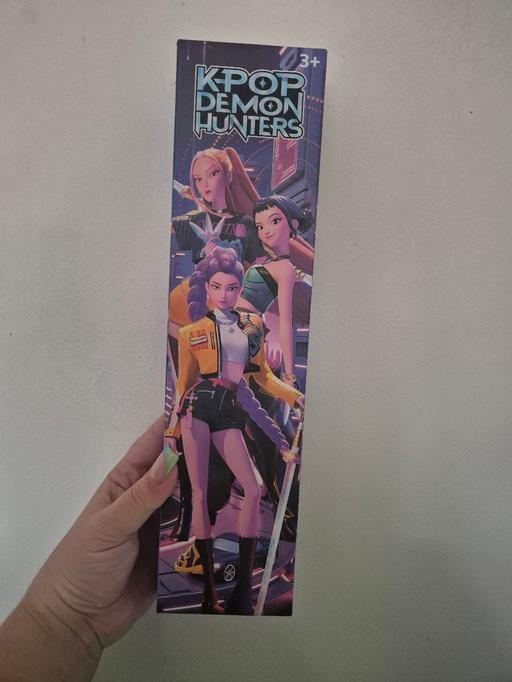  — new Kpop Mystery Singing Doll