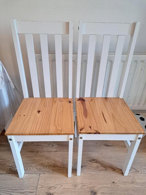  — wooden 2 chairs
