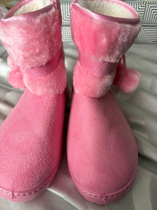  — Little girls Pink boots.