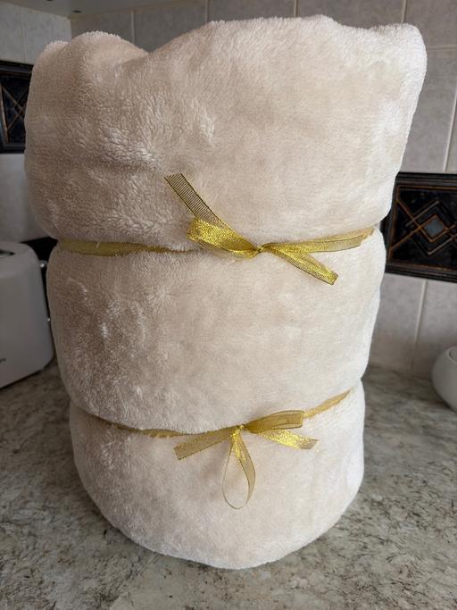  — Fleece blanket