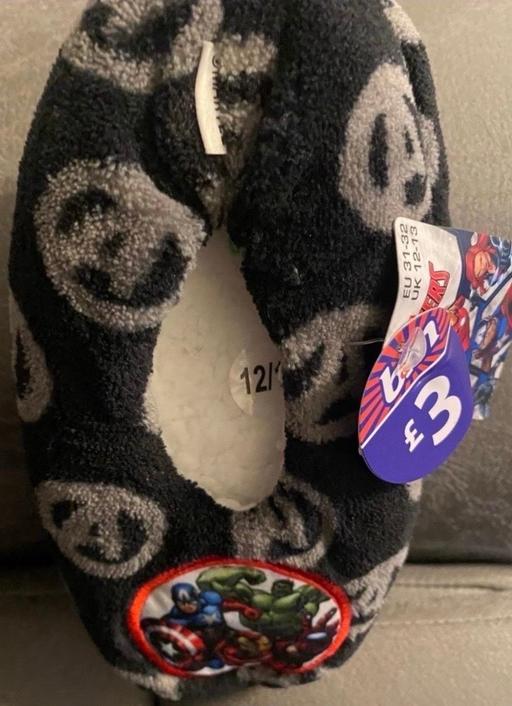  — Avengers slippers size 12-13