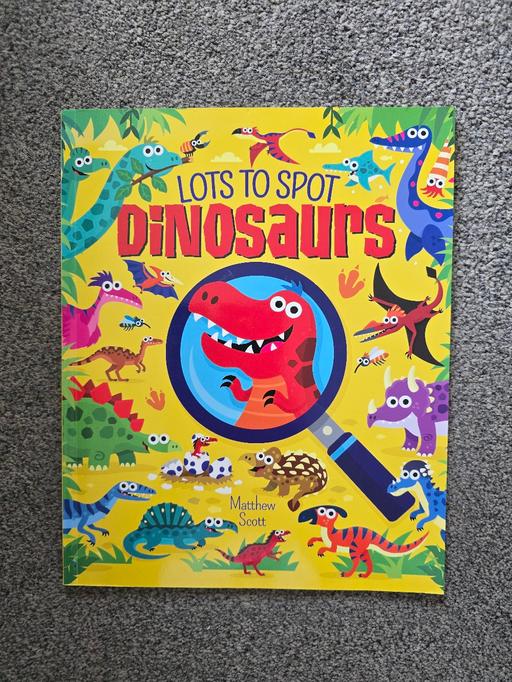  — Lots to Spot Dinosaurs 🦕 book - NEW