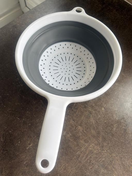  — Colander